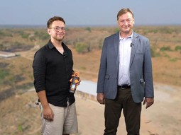 Rozsvítíme kampus SŠ v Kashitu. Na výstavbu FV elektrárny odjely i přístroje Testo