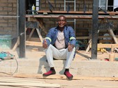 PODCAST: Fotovoltaika, med a nikdy nekončící boj s termity - letošní mise v Zambii