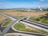 Kompozitní zábradlí MEA na nové rychlostní silnici R2 u Košic Zdroj: Eurovia SK a MEA Water Management