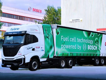 Bosch uvedl do provozu svůj první vlastní zdroj vodíku s elektrolyzéry Hybrion