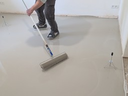 Renovace podlah ve starším bytě - příprava podkladu