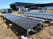 Přes 1400 panelů, 725 kWp výkon. ČEZ ESCO dokončilo střešní fotovoltaiku v EUROPARKu Štěrboholy