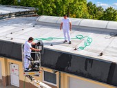 Kudy uniká energie z budovy? Střecha může prozradit víc, než se zdá Rozsáhlé střechy průmyslových objektů jsou během roku vystaveny výrazným teplotním změnám.