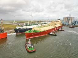 37 lod s LNG z terminlu Eemshaven pro R, foto tiskov zprva EZ, a.s.